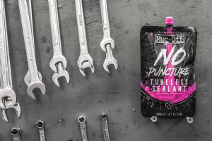 821,822,827 - No Puncture Hassle Tubeless Sealant - Lifestyle 4