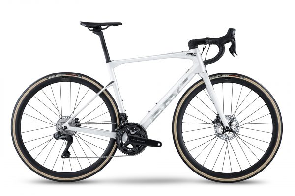 BMC-2022-Roadmachine ONE-wht-blk-wht-01