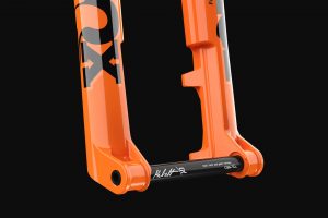 FOX-32-SC-MY25-Shiny-Orange-01