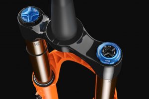 FOX-38-MY25-GripX2-Shiny-Orange-04