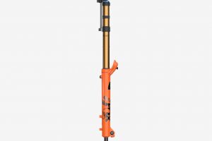 FOX-40-MY25-GripX2-Shiny-Orange-03