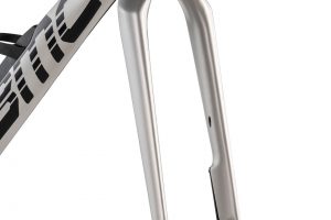 BMC-2026-Teammachine-R-01-MOD-Arctic-Silver-Neon-Red-04