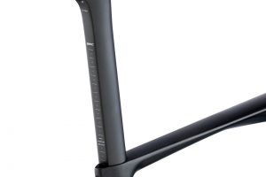 BMC-2026-Teammachine-R-01-MOD-Anthracite-Carbon-07