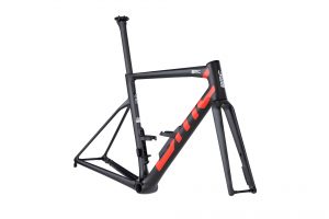 BMC-2026-Teammachine-SLR01-Frameset-VAR2-Carbon-Neon-Red-02