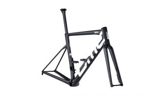 BMC-2026-Teammachine-SLR01-Frameset-VAR0-Lightweight Carbon-02
