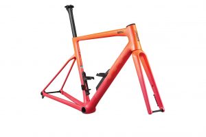 BMC-2027-Teammachine-SLR01-Frameset-VAR1-Metallic Hot Pink-Pinky Peach-02