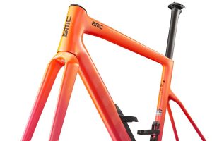 BMC-2027-Teammachine-SLR01-Frameset-VAR1-Metallic Hot Pink-Pinky Peach-06