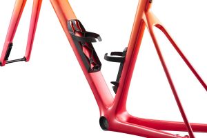 BMC-2027-Teammachine-SLR01-Frameset-VAR1-Metallic Hot Pink-Pinky Peach-09