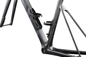 BMC-2027-Teammachine-SLR01-Frameset-VAR3-Silver Carbon-Carbon-09