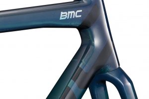 BMC-2027-Teammachine-SLR01-Frameset-VAR4-Blue Glitter Carbon-Lime Carbon-05